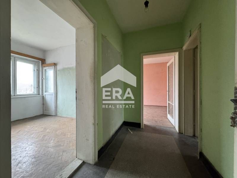 Продава се Тристаен апартамент в Силистра, Център - 76 кв.м за 727 €/кв.м - Снимка #5