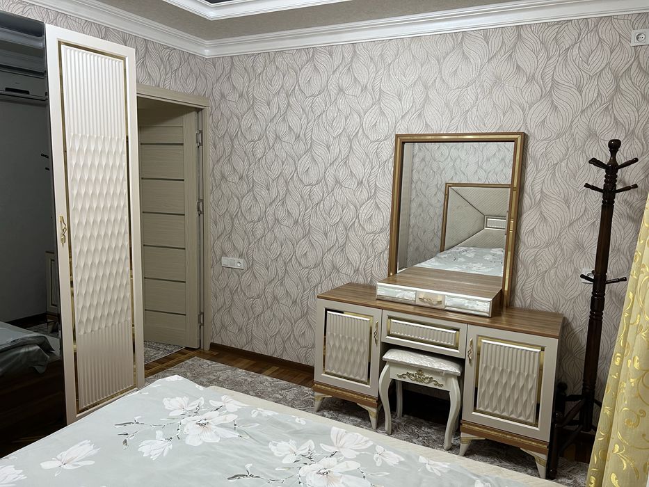 Госпитальный рынок, Мирабад авенью, 3/5/9