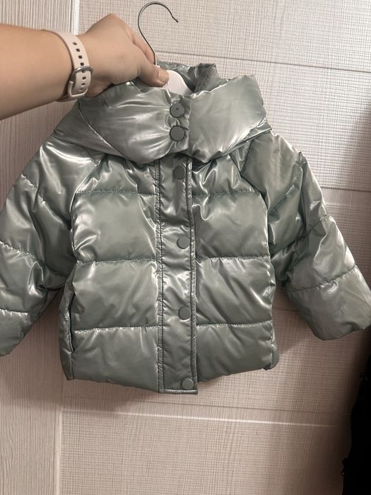 Продам зимнюю куртку на девочку