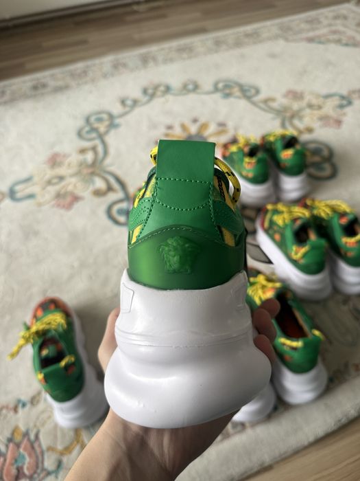 Versace Chain Reaction