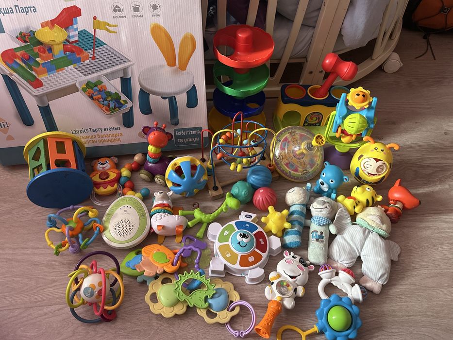 Детские игрушки до 2 лет