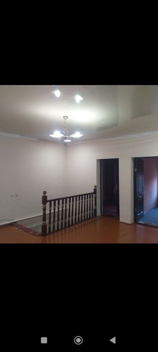 Тошкентда Абу Сахий Бек Топи Савдо Мажмуасини Олдида УчасткаСтудентлар