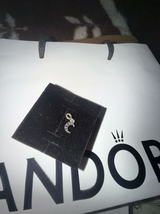 Vând pandantive Pandora originale