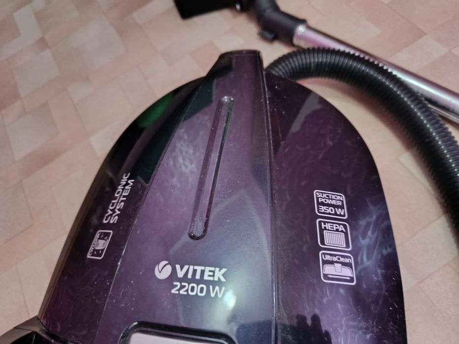 Пылесос Vitek VT-8105