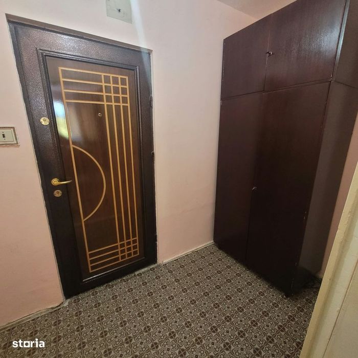 De vanzare garsoniera decomandata, strada Spicului, et 1