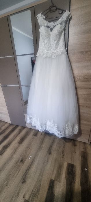 Vând rochiță noua