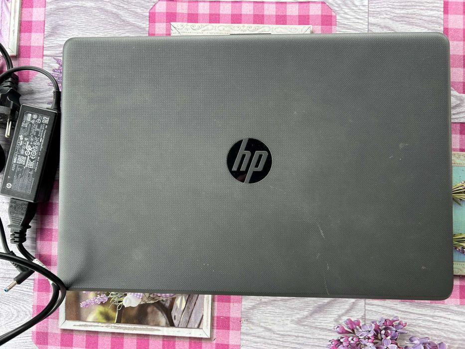 laptop HP 250 G6 i5-7200U 8GB 256GB SSD 15.6” Win 10 Pro
