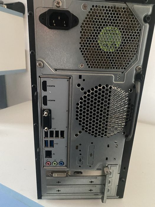 Компютър ACER Aspire с WINDOWS 10