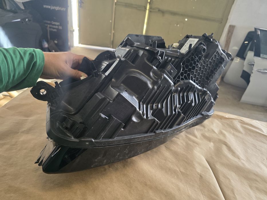 VW Touareg 3 18-23 Full Led Matrix R Line десен фар