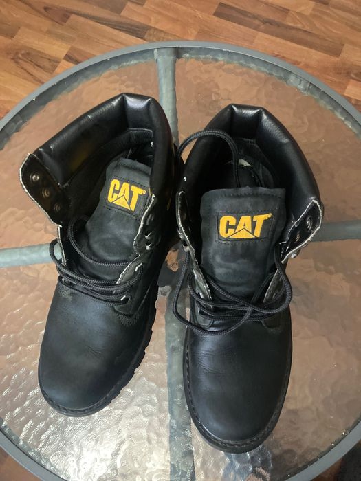 Ghete CAT în stare excelentă, mărimea 43.
