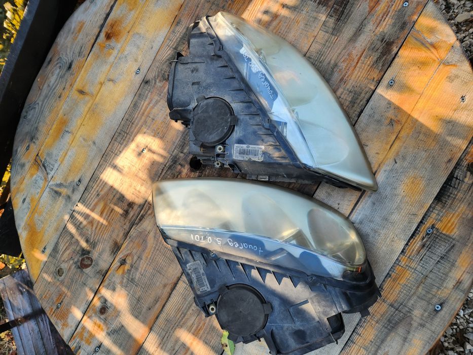 Фарове за тоарег 2004г