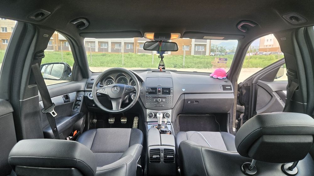 Vând Mercedes-Benz Clasa C 220 CDI, nivel de echipare de top Avantgarde, an fabricație 2008.