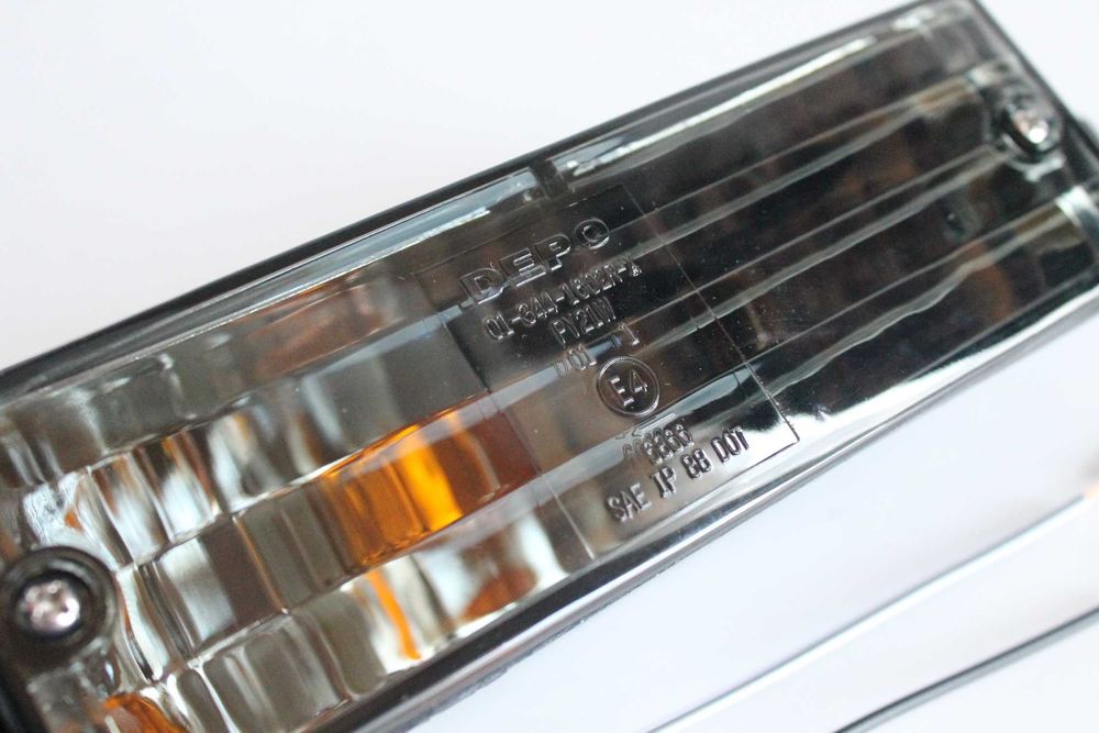 Мигачи БМВ Е30 тъмни  предни широка броня фейслифт BMW E30