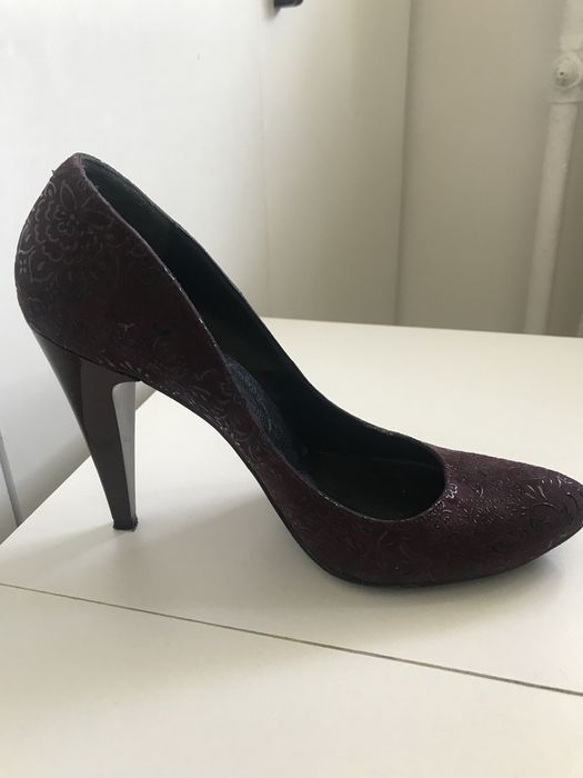 Продам туфли на каблуке