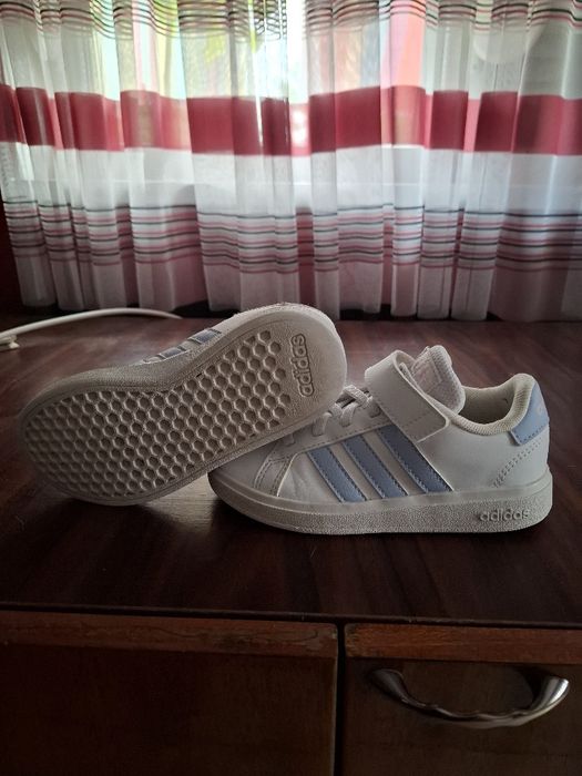 Децки маратонки кожени