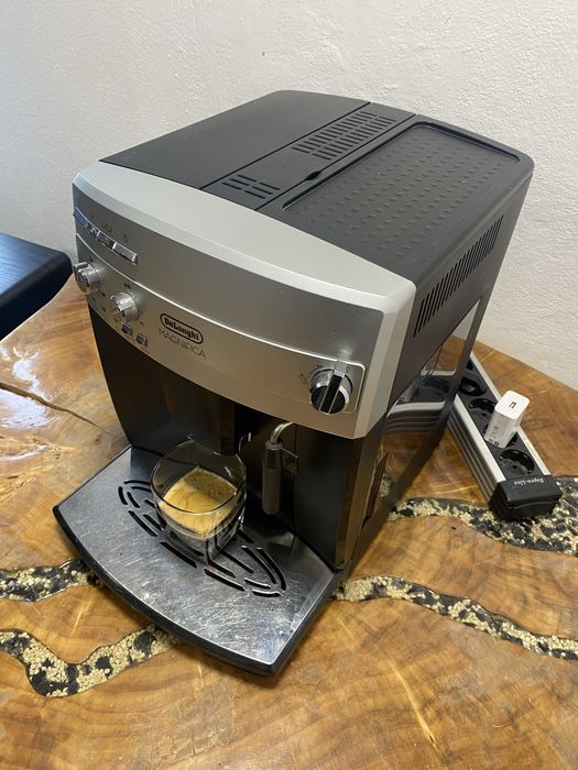 Expresor /espressor cafea delonghi magnifica