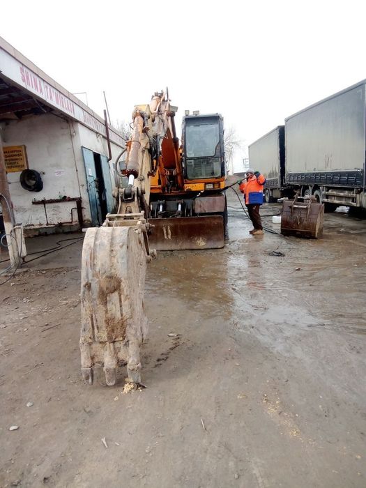 Ekskovator Samsung sotiladi - tiniq ishlavotti