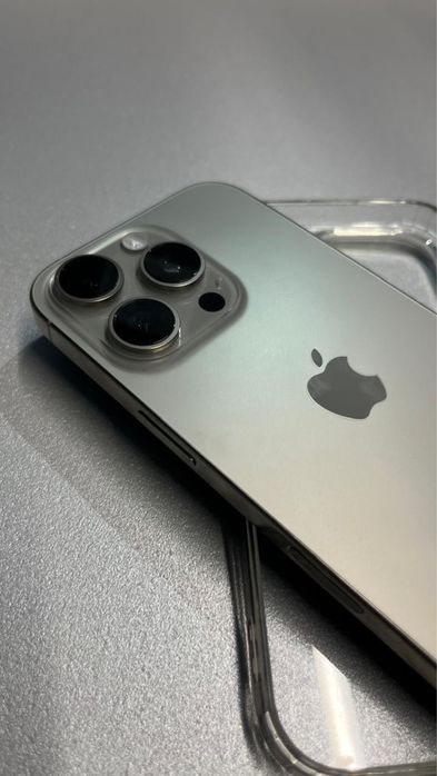 Продам iPhone 16pro