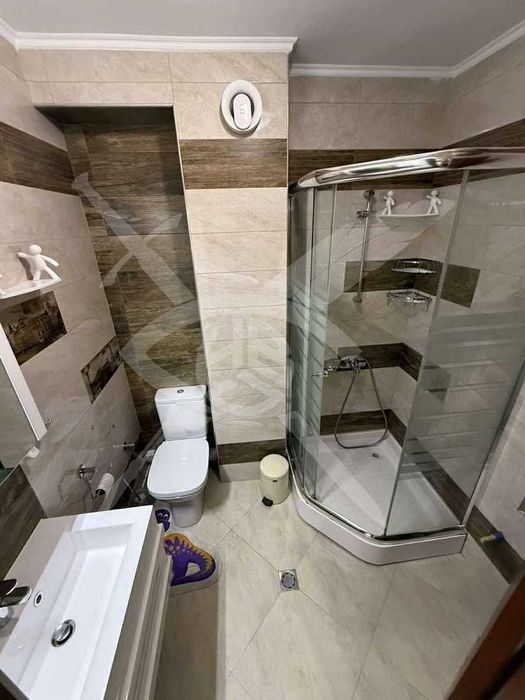 Дава се под наем Тристаен апартамент в София, Витоша - 100 кв.м за 1100 € - Снимка #12