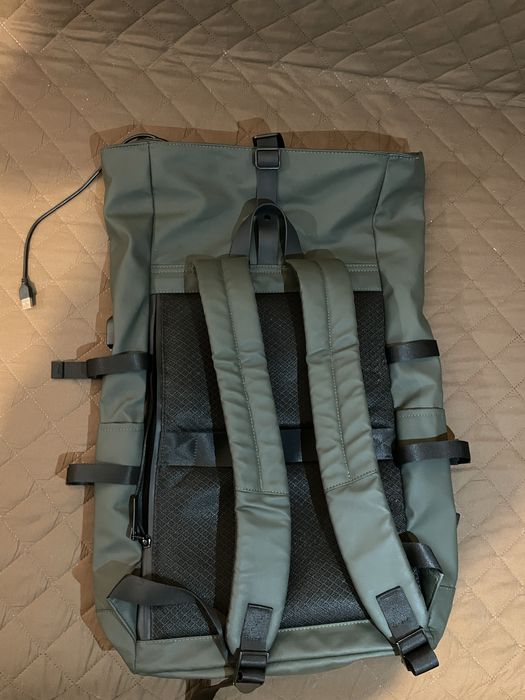 Ghiozdan/Rucsac impermeabil 23L pentru laptop cu port usb
