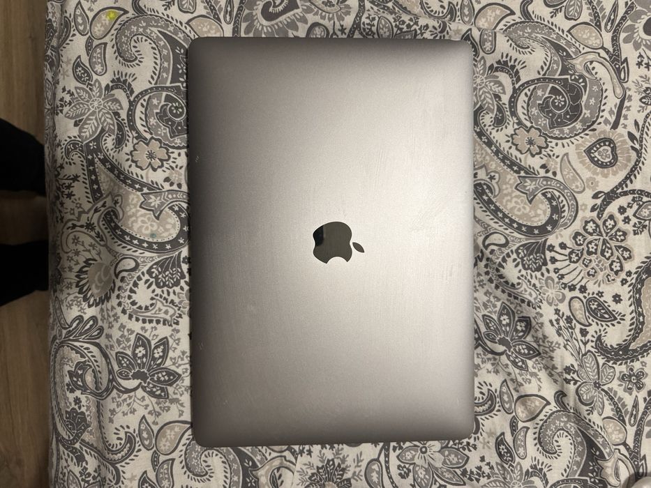 Macbook Air Retina 13, 2020, i3,8gb,250Gb