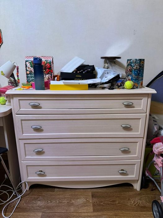 Детская кровать  и комод