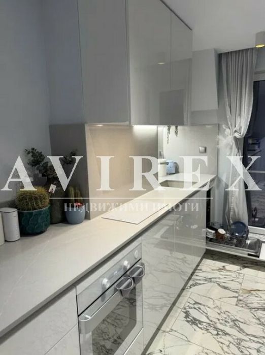 Двустаен апартамент в кв. Кършияка на метри от Пешеходния мост