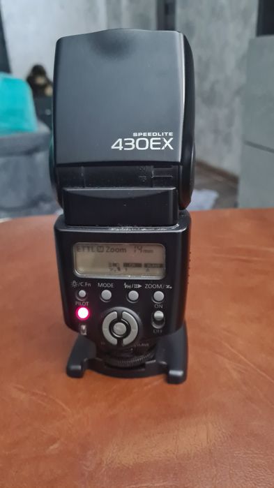 Body Canon 80 D Obiectul 17 /55  cu 2.8 și bliț 430EX