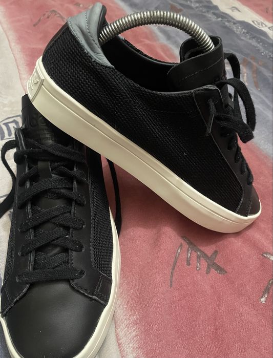 Adidas court vantage