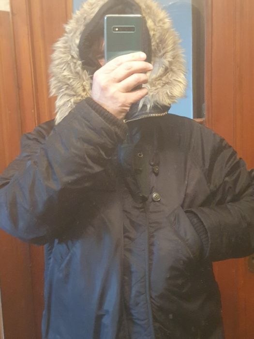 Vând gecă groasă .