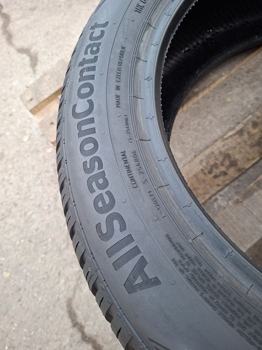 1бр. Нова 215/55/17 Continental All Season Contact