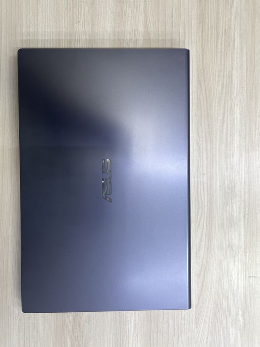 Asus Laptop AMD Ryzen 5 3500U