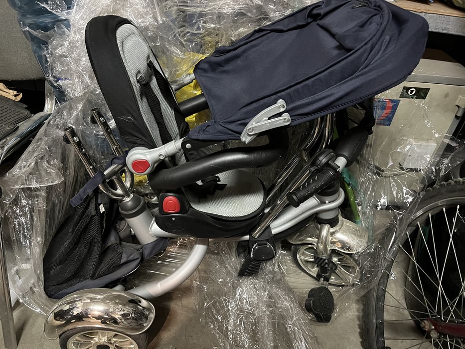 Децка триколка чисто нова налична