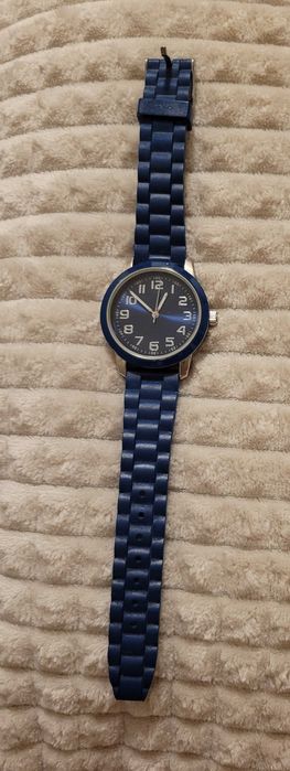 Часовник с гумена каишка