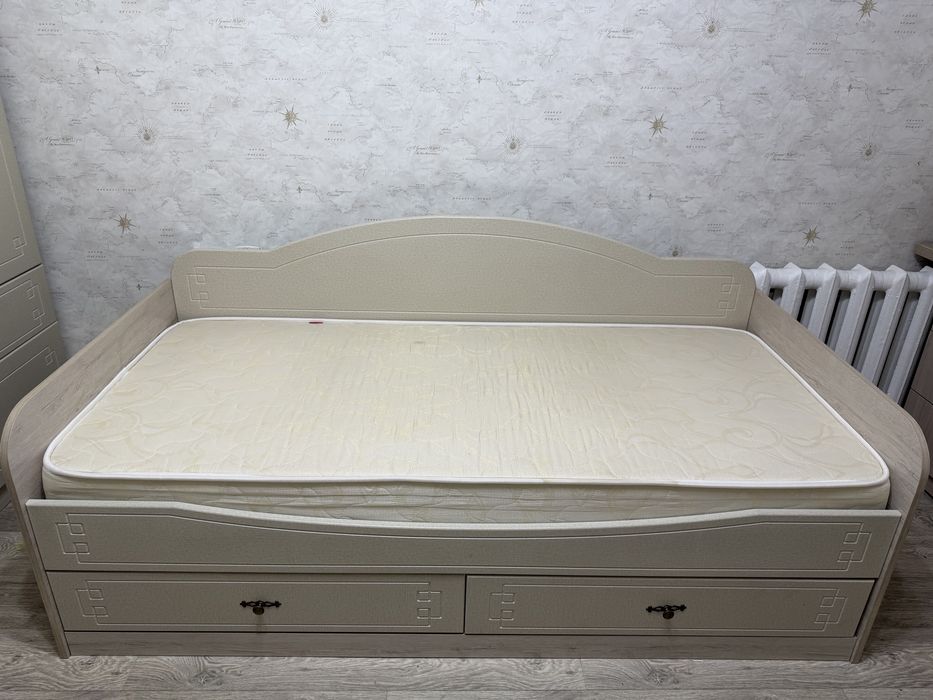 Продам кровать детскую
