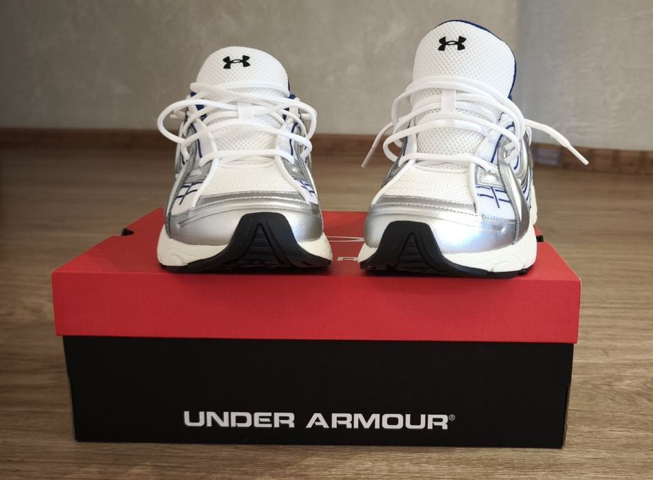 Кроссовки Under Armour Sola