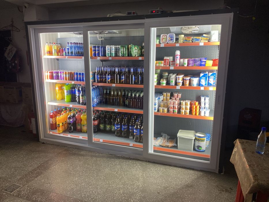 Vitrine frigorifice , vitrine magazin , vitrine mezeluri si bauturi