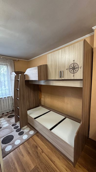 Двухъярусная кровать