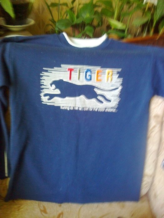 Продам детские вещи:водолазки,джемперы, штанишки