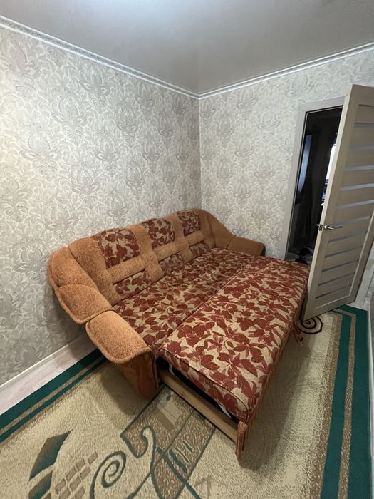 Продам удобный диван с креслом !