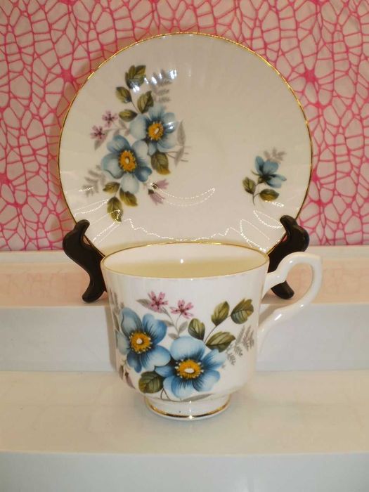 Cescute din portelan fin englezesc