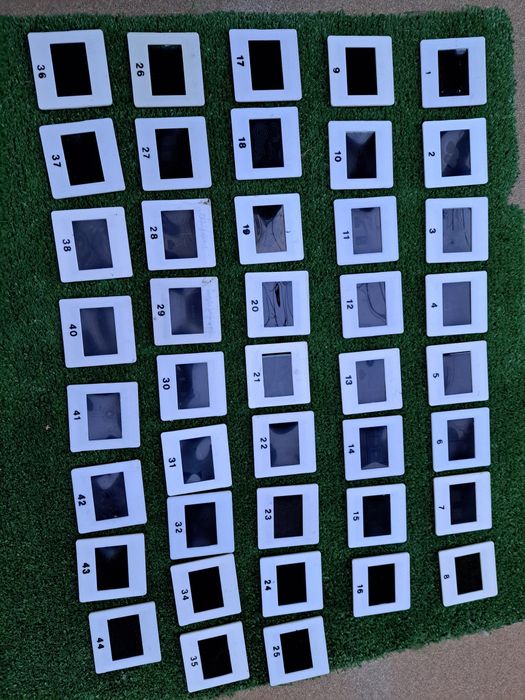 Продавам пълен комплект (в оригинален вид от 44 карти)