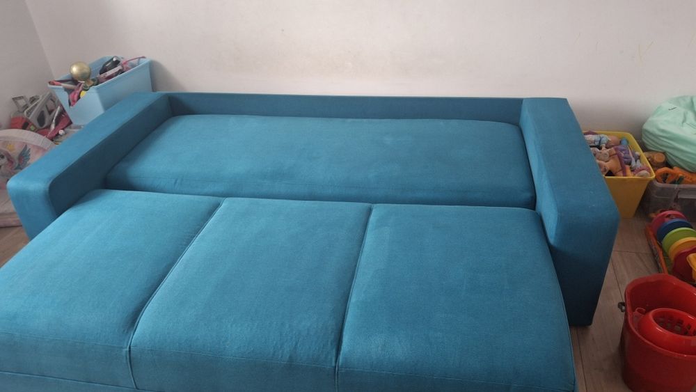 Ofer servicii de curățare profesională a tapițeriei la domiciliu