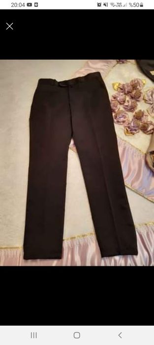 Елегантен мъжки котюм