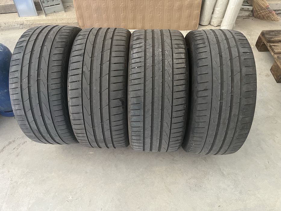 4 броя Гуми Ханкок-245/40/18