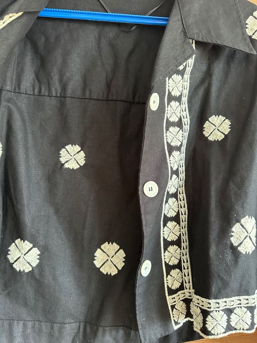 Черно преходно яке с бродерия