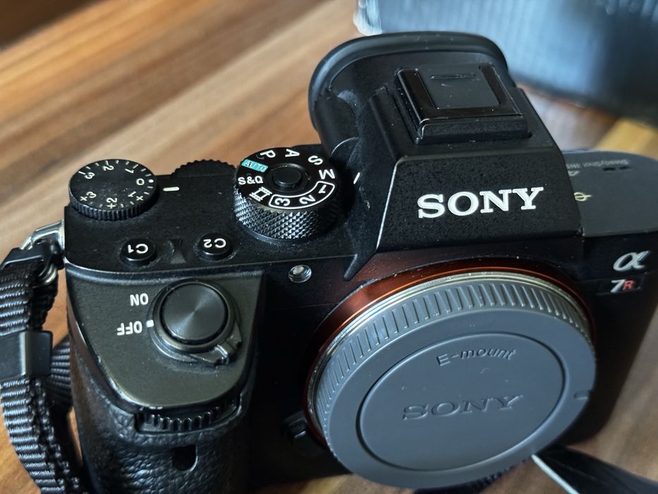 Sony A7R III (ILCE-7RM3) + Cage SmallRig