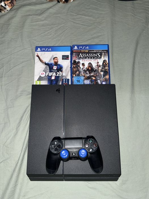 PS 4 + 1 Controller + 2 jocuri