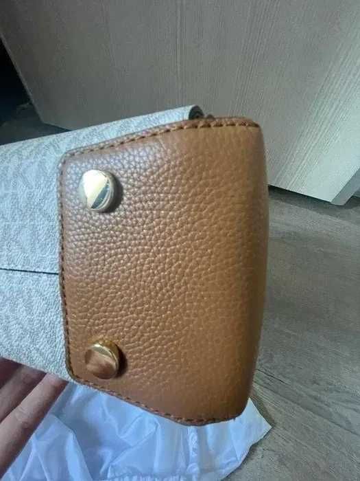 Geanta nouă Michael Kors Mercer, piele naturala, 31x23x12 cm, Bej/Maro