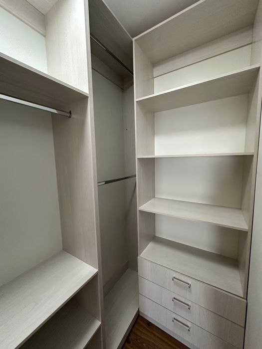 Гардероб , шкафы, тумбочка под обувь